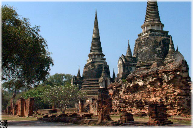 zwei der drei Chedi des Wat Phra Sri Sanphet